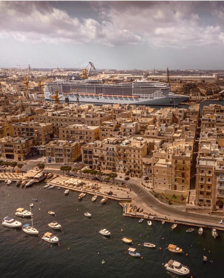 New & Unique Apartment - A 5 Minutes Ferry To Capital City Of Valletta 센글리아 외부 사진