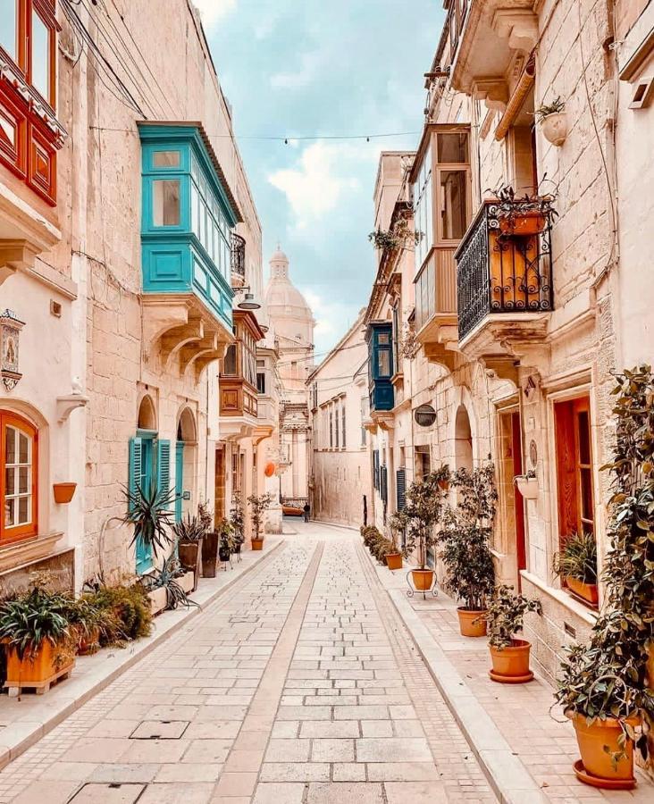 New & Unique Apartment - A 5 Minutes Ferry To Capital City Of Valletta 센글리아 외부 사진